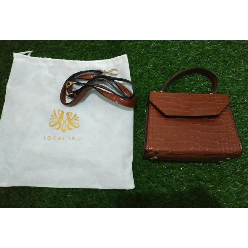 Preloved Tas Selempang heylocal /local.id