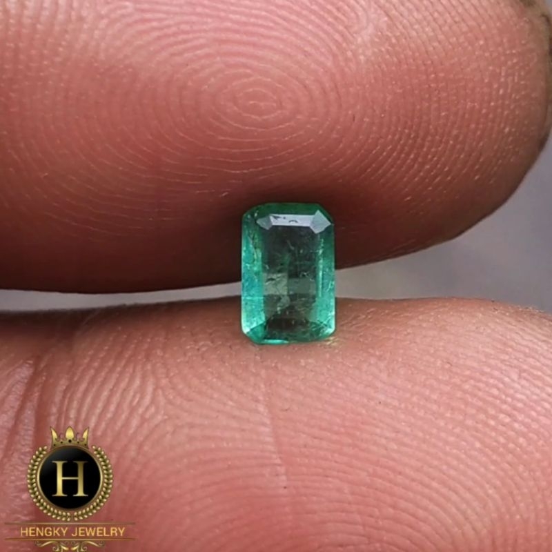 Batu Emerald Beryl Murah di kelasnya