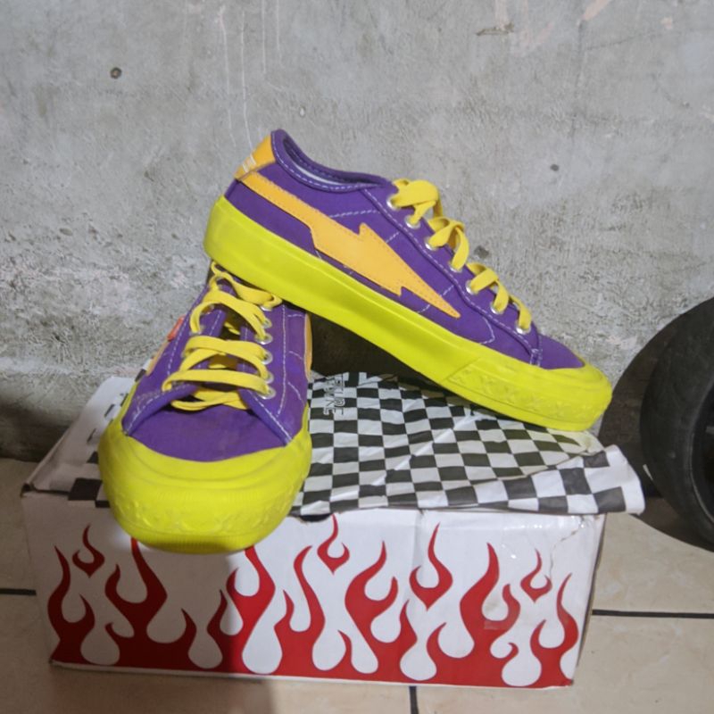 sepatu external second baru 2x pake