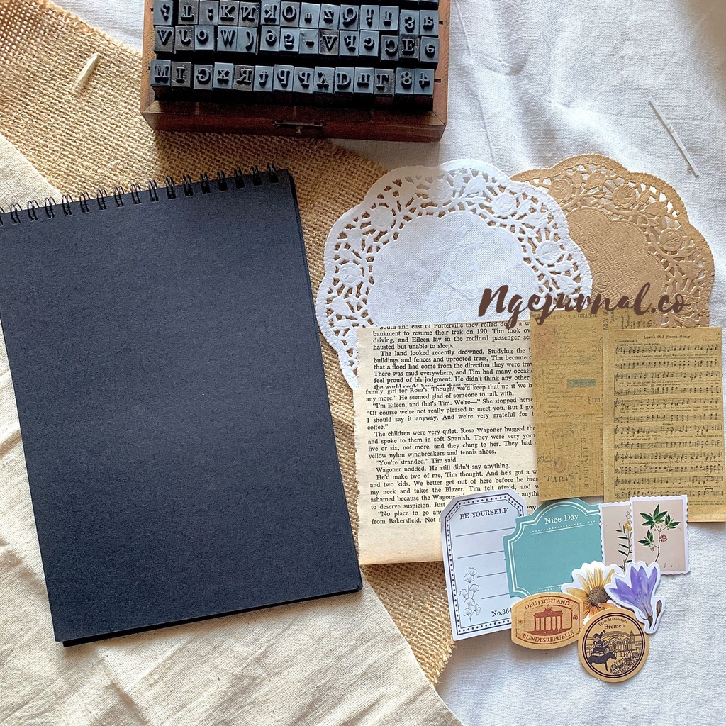 

SCRAPBOOK ALBUM BLACK A5/ ALBUM VINTAGE/ ALBUM FOTO AESTHETIC FREE SCRAPBOOK KIT