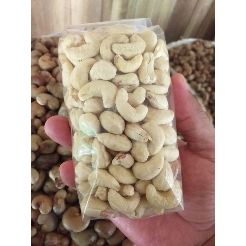 

KACANG METE ASLI WONOGIRI UTUH MENTAH ENAK GURIH CAMILAN SEHAT BERAT SEPEREMPAT KILO