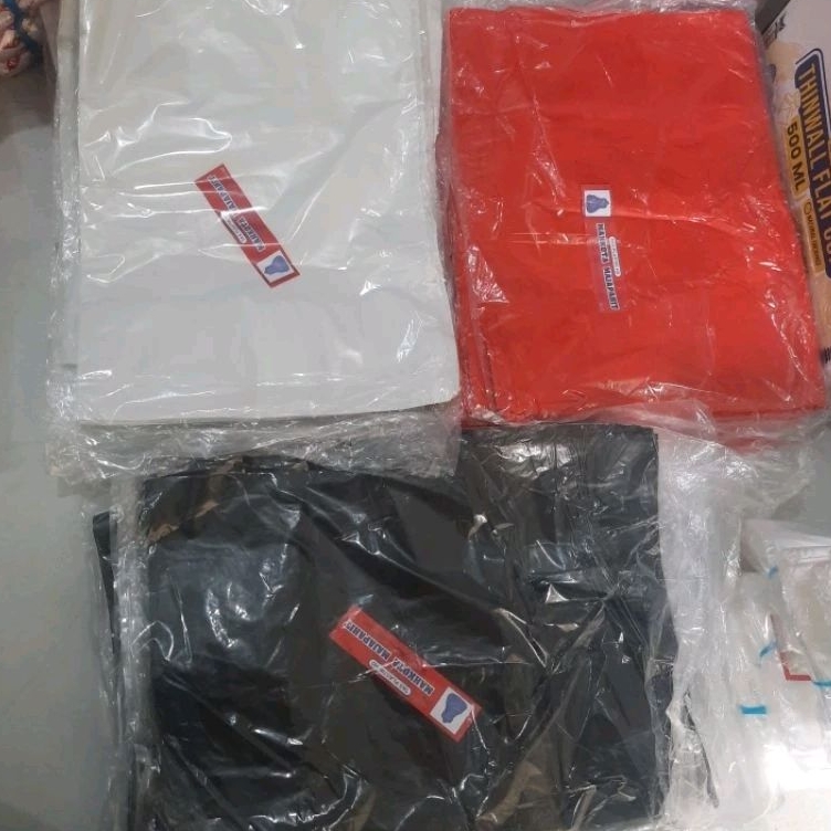 Mahkota Majapahit Kantong Kresek Jumbo 50x75  / Uk 50 Tebal 03 Merah Hitam Putih