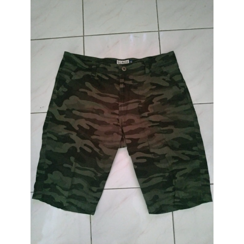 preloved celana pendek pria