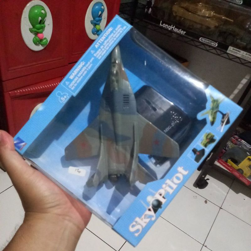 diecast miniatur pesawat tempur perang militer MIG 29
