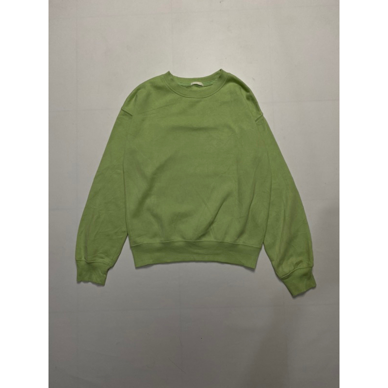 GU by Uniqlo Crewneck