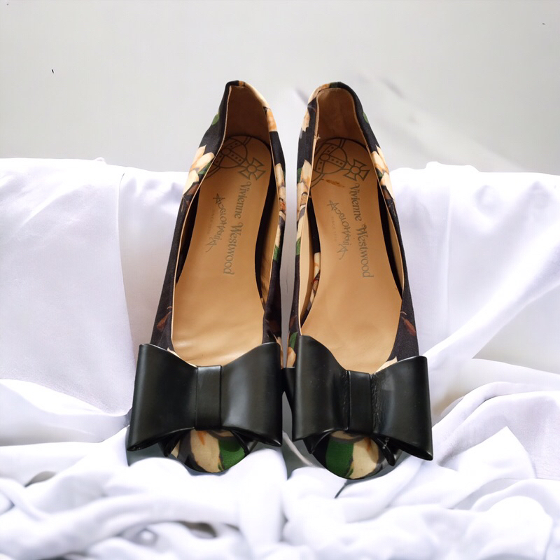 Sepatu vivienne westwood flower flat shoes