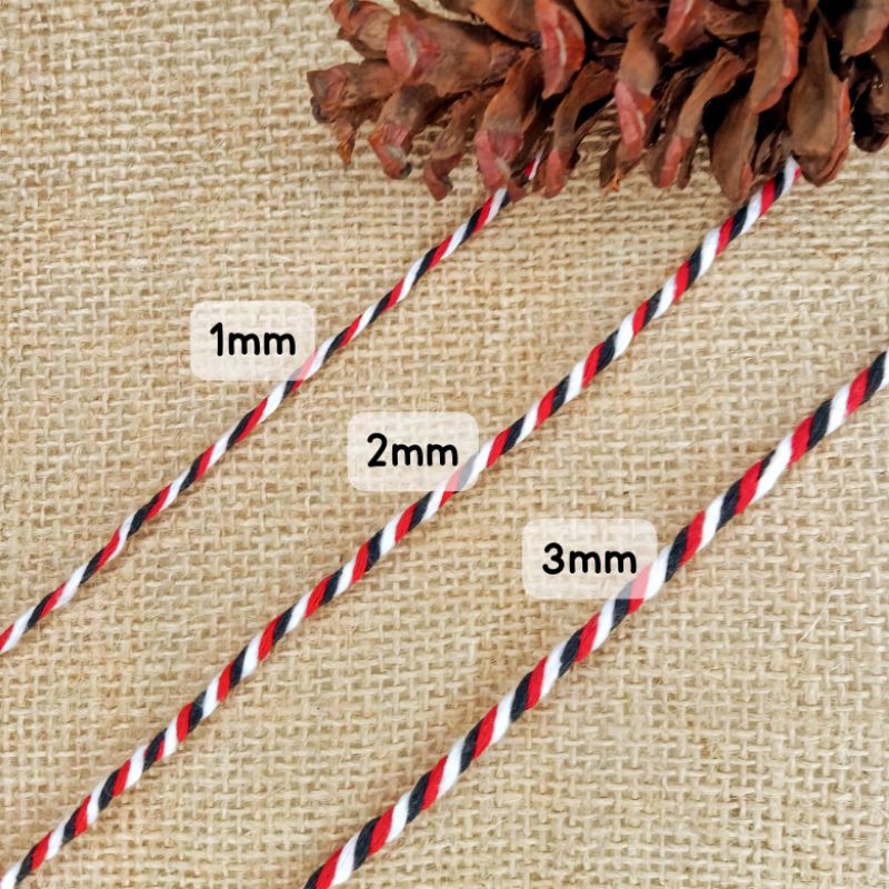 

[Araaa.Store] Tali Tridatu 5 meter tebal 1mm, 2mm, dan 3mm Tali Gelang Merah Putih Hitam Gelang Tridatu Tali Gelang Inisial Tali Gelang Estetik