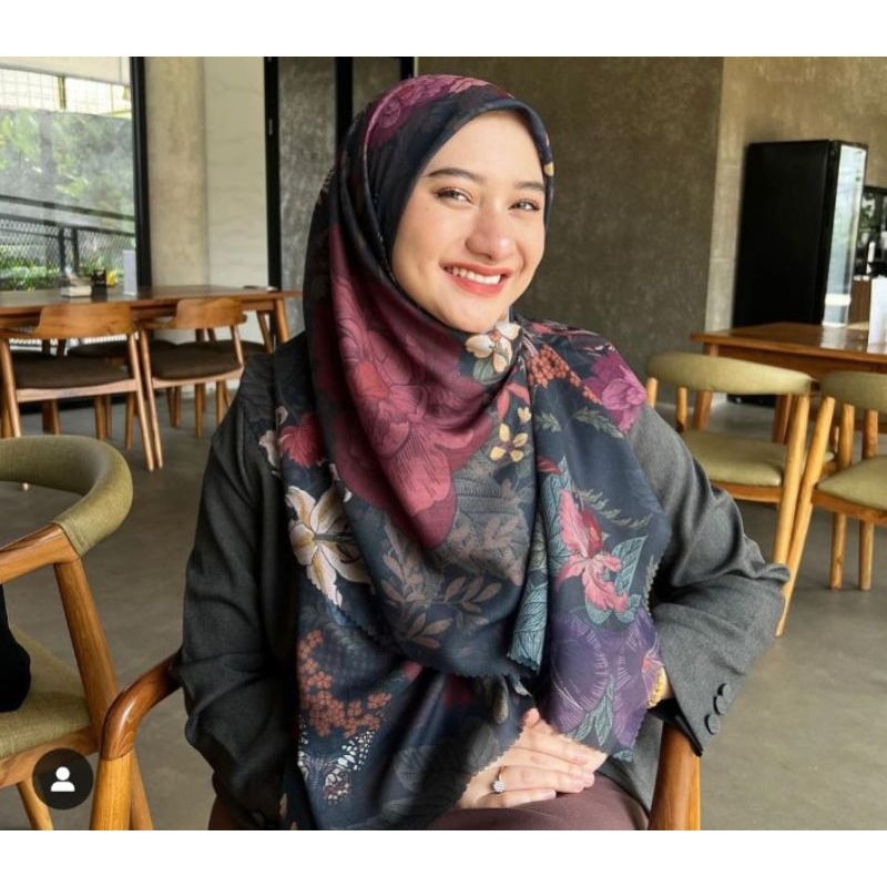 ELINA SCARF BY GONEGANI