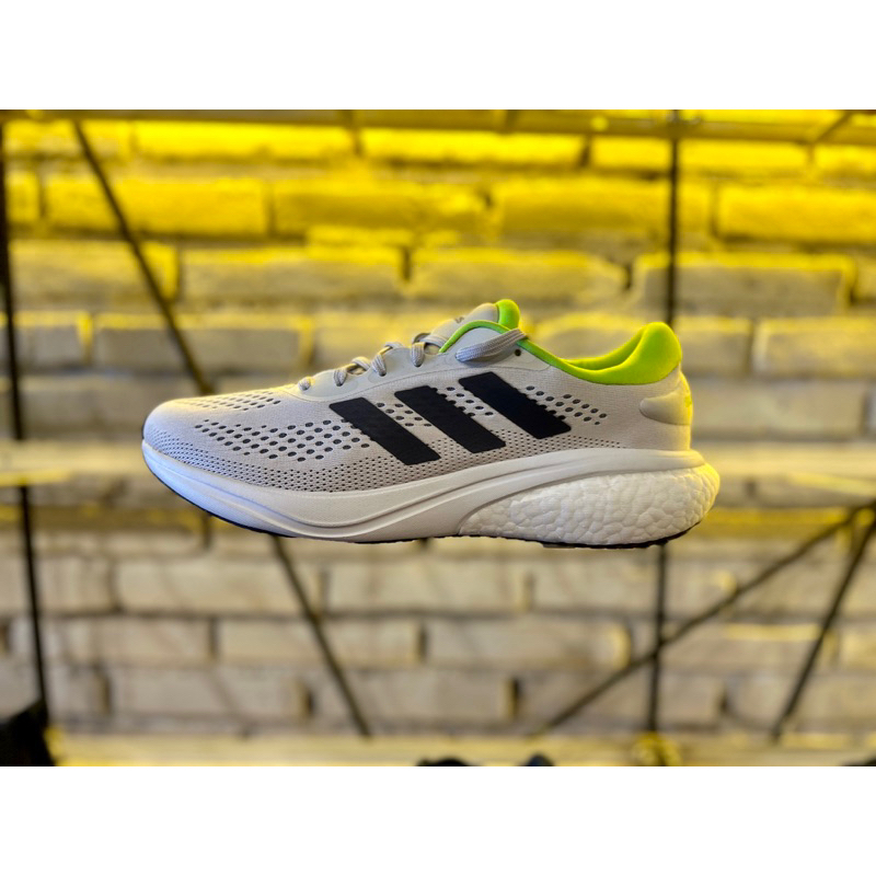 Sepatu adidas supernova 2