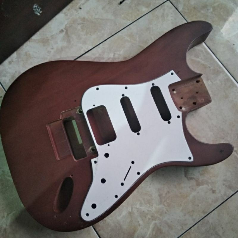 body gitar listrik stratocaster UPDOWN custom CNC, bonus PICKGUARD + NECK PLATE