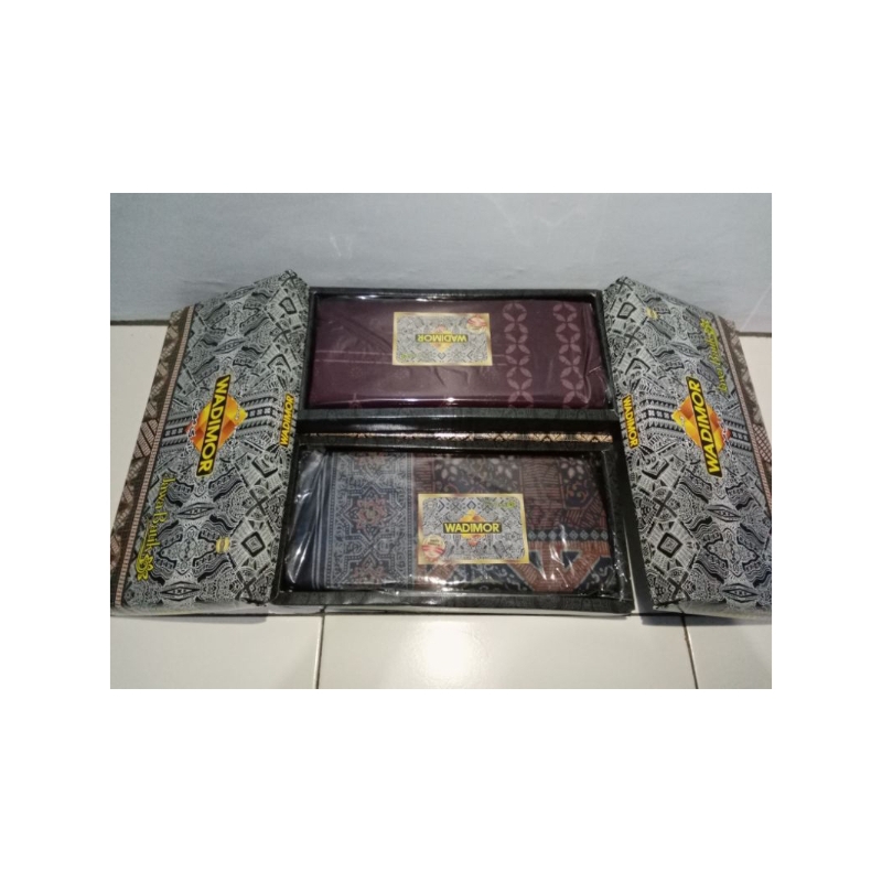 SARUNG TENUN WADIMOR/SARUNG MOTIF BATIK JAWA/SARUNG DENGAN KAIN LEMBUT