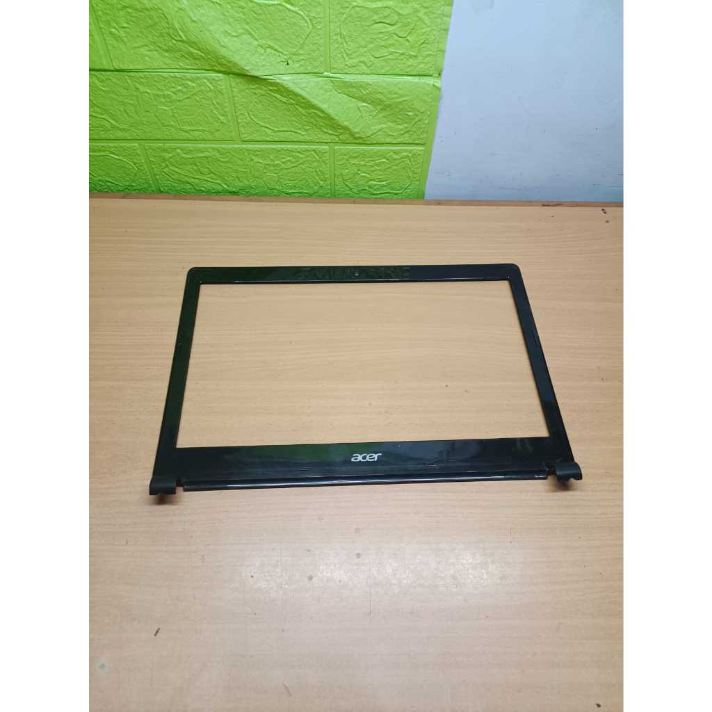 Kesing Casing Frame LCD LED Laptop Acer E1-470