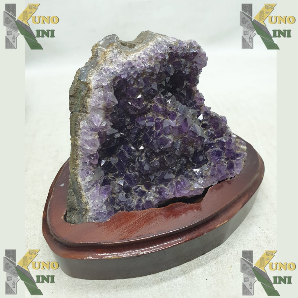 BATU UNGU AMETHYST (URUGUAY)