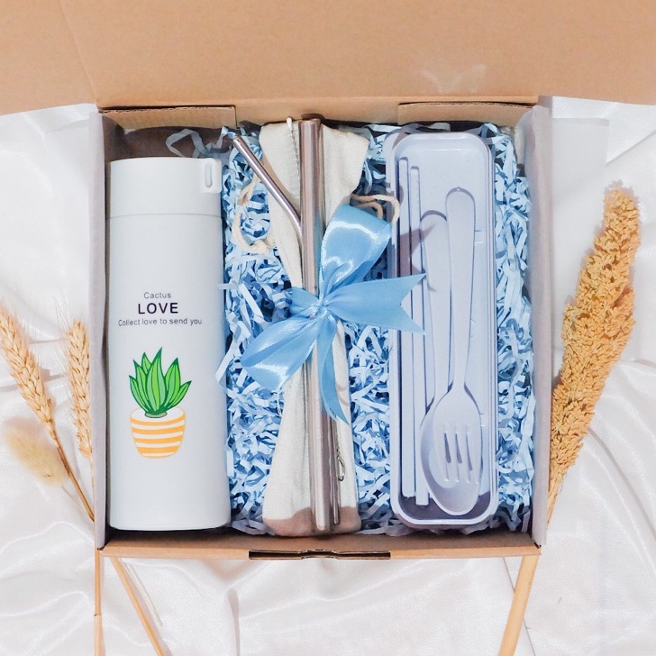 

PROMO MURAH Hampers Gift Box Premium Alat Makan Set Souvenir Botol Kaca Gift Box Kado Ulang Tahun Wisuda Pernikahan