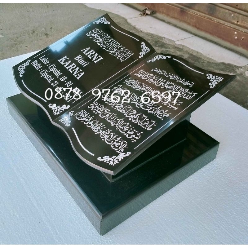 Batu Nisan Buku 40x50