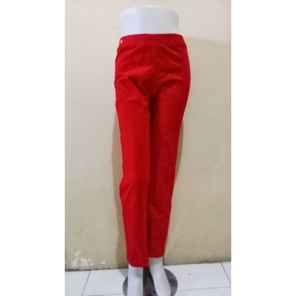 Celana spandek merah