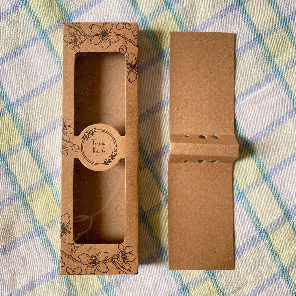 

Kotak Sedotan Stainless Muat 2 sedotan dan 1 Brush