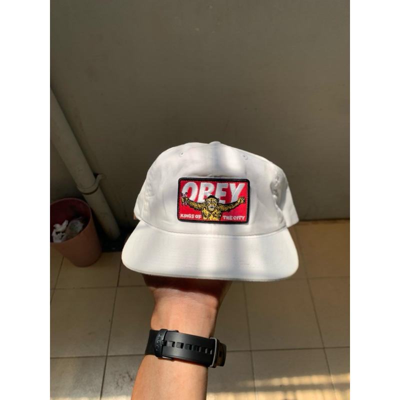 topi obey