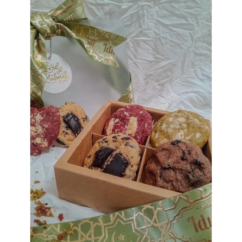 

Soft Cookies Hampers Lebaran