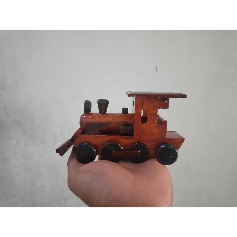 MINIATUR /Kerajinan kayu Kereta Lokomotif