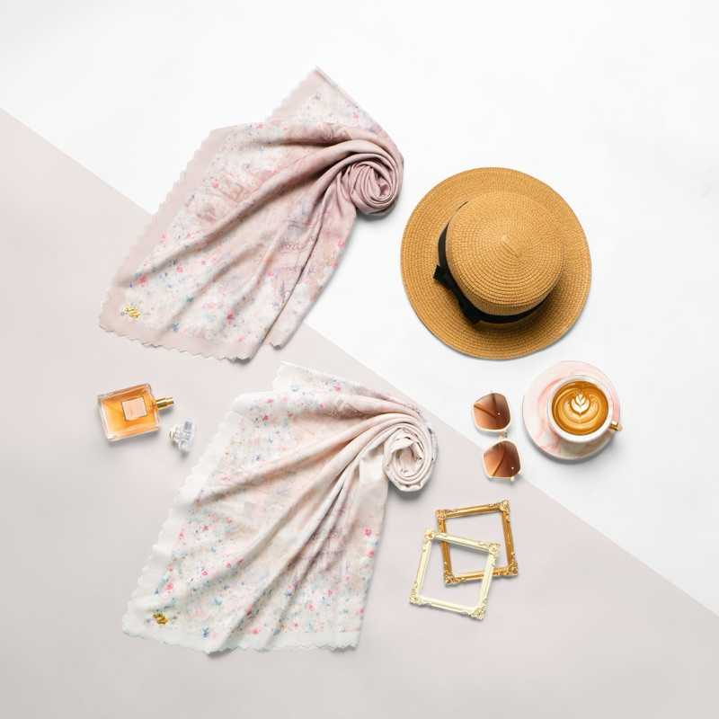 La Vierra - British Series Hijab Segiempat Printing