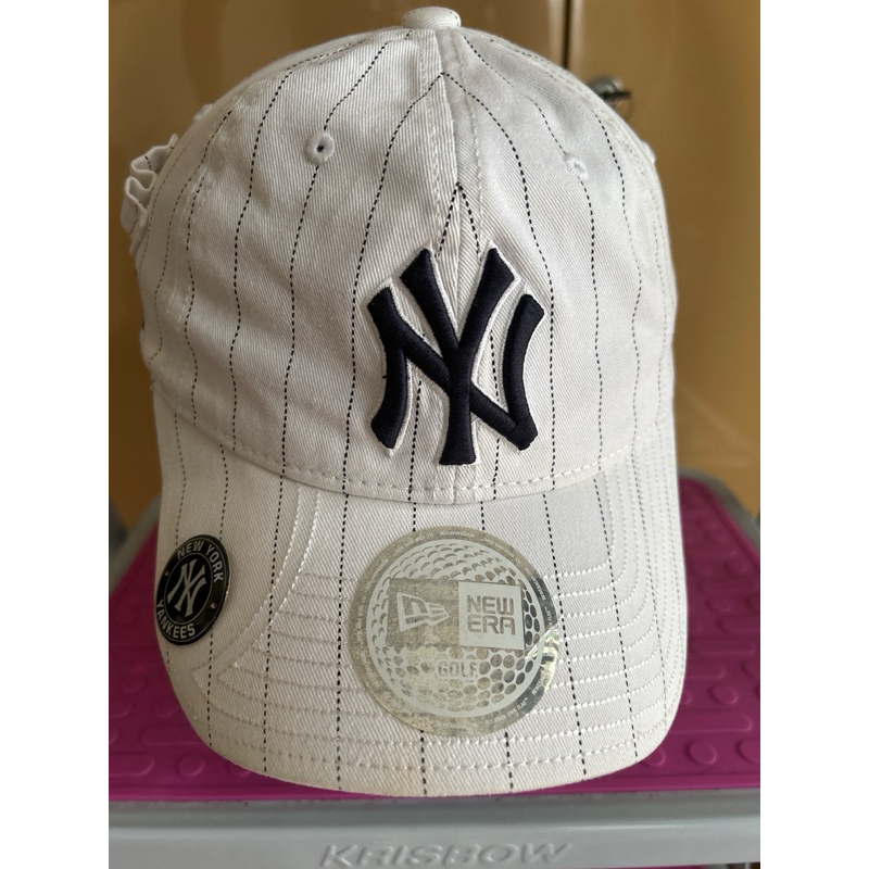 Topi sekon model Cap 9Twenty New Era X New York MLB -Salur putih-100%original plus Pin magnet