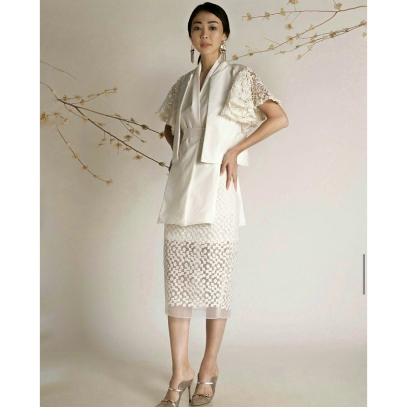 MARYALLE - Rumi White Top & SnowFlakes Skirt (Limited Holiday Collection)