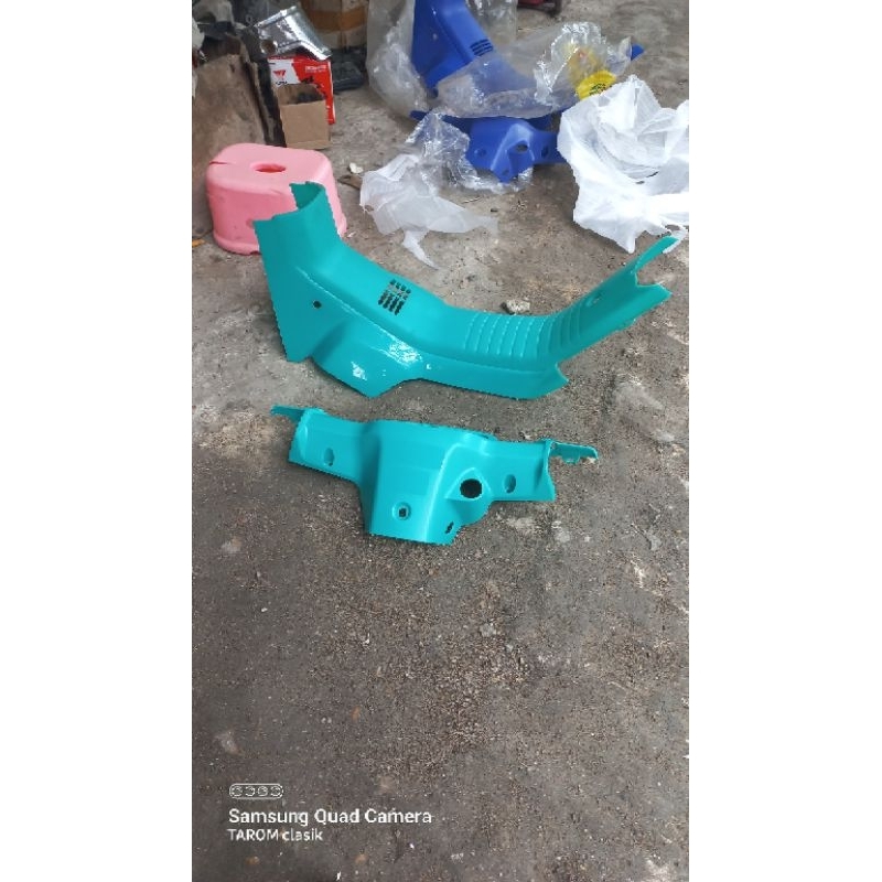 Lengsil tengah set batok astrea grand.Dek tengah astrea grand warna tosca