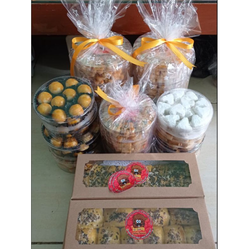 

kue lebaran paket hampers