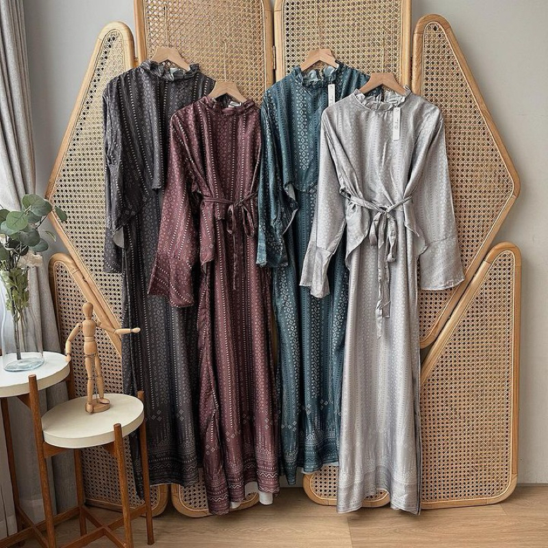 Clorina Dress by Oclo | Dress gamis lebaran simple bahan armani silk signature oclo