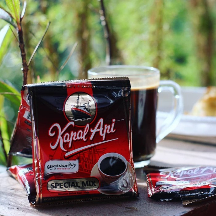 

KOPI KAPAL API HITAM Instant Kopi Kapal Api Special Mix 24 gr / E186