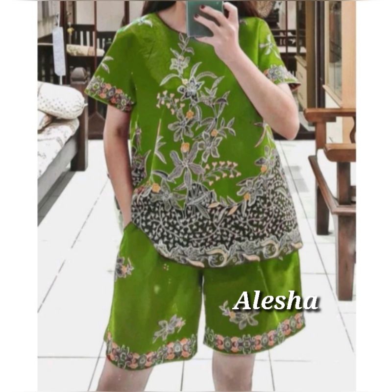 Stelan Celana Pendek Wanita Batik Modern Batik Kekinian