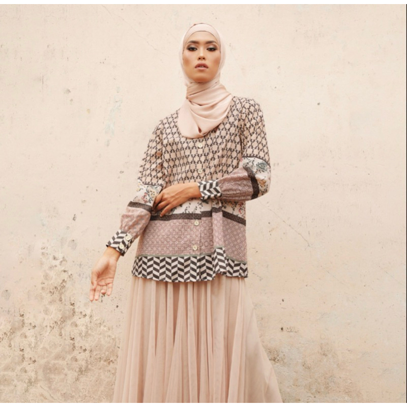 PRELOVED ZASKIA SUNGKAR JAKARTA KYRA BLOUSE