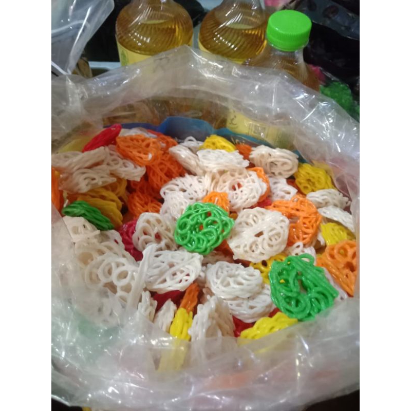 

kerupuk mawar warna warni 250 gr mentah