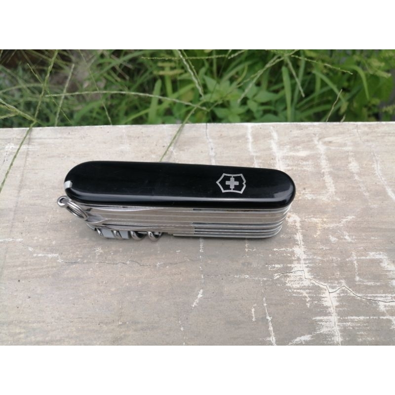 Victorinox swiss champ 1.6795