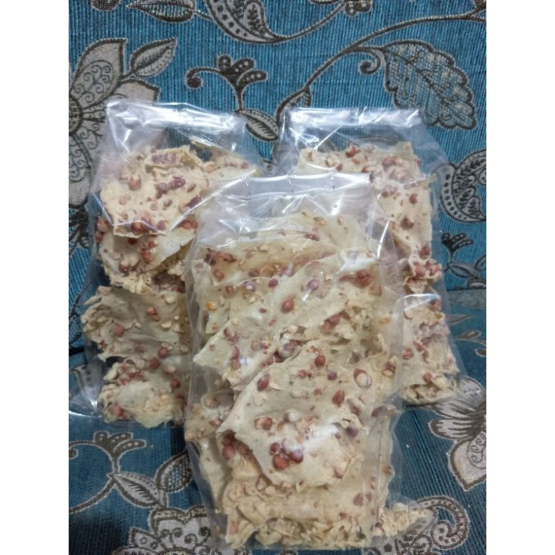 

rempeyek kacang peyek cemilan renyah kriuk enak gurih cemilan murah kacang tanah nya banyak gurih home Made makanan khas kriuk Snack isi toples 200gram