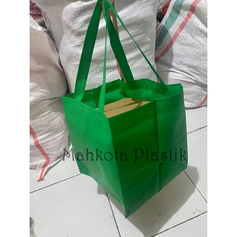 Tas Spunbond Tas Hajatan Kotak Nasi 25x25x28cm isi 10pcs