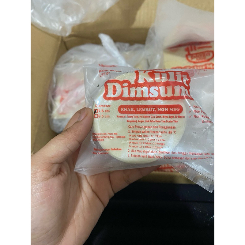 

Kulit dimsum ukuran 7,5cm isi 45 lembar