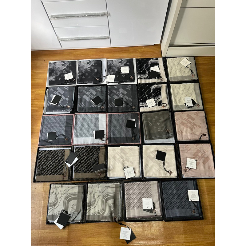 SCARF HIDA HASAN SALE UNDER TAG