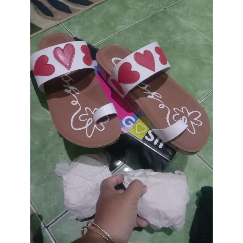 sandal Gosh new