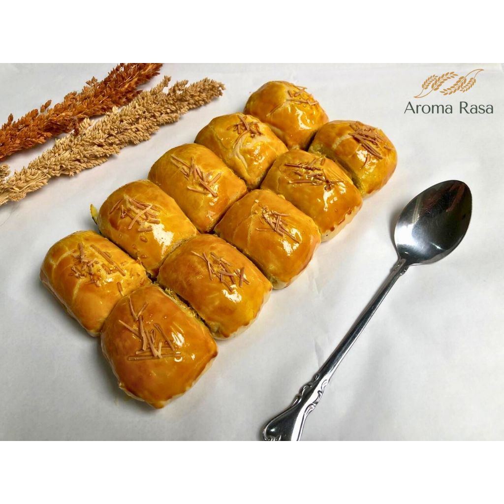 

Bolen Pisang Keju - Ukuran REGULER - 10 pcs per box | AROMA RASA - Homemade