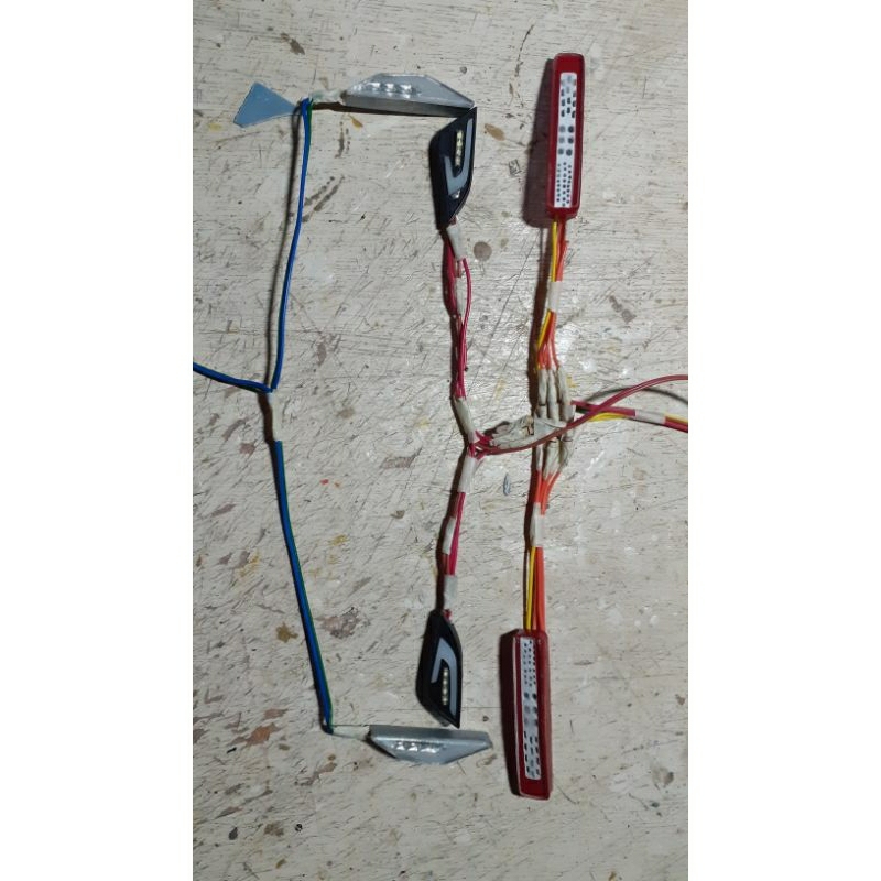 SET LAMPU SELENDANG+PATRIOT+STOPLAMP VOLVO MINIATUR TRUK SKALA 10