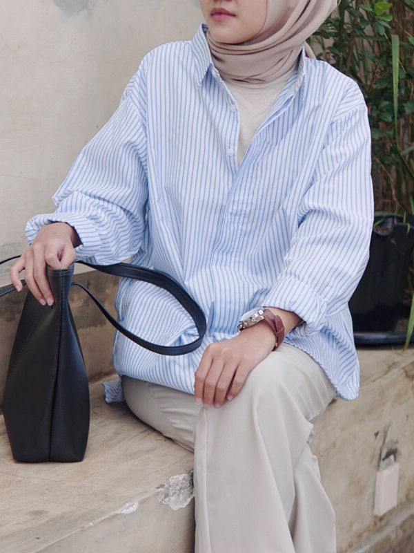 Kemeja Stripes Wanita Oversize Rayon – Kemeja Kerja Kantor & Kuliah NARIPOO