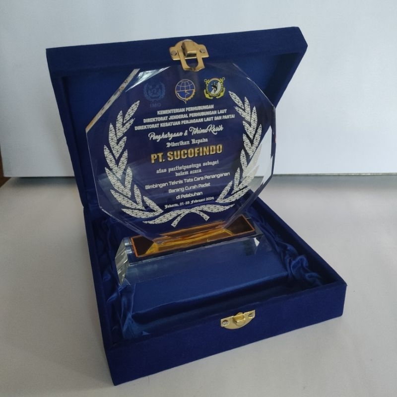 PLAKAT AKRILIK DIAMOND TEBAL 2CM
