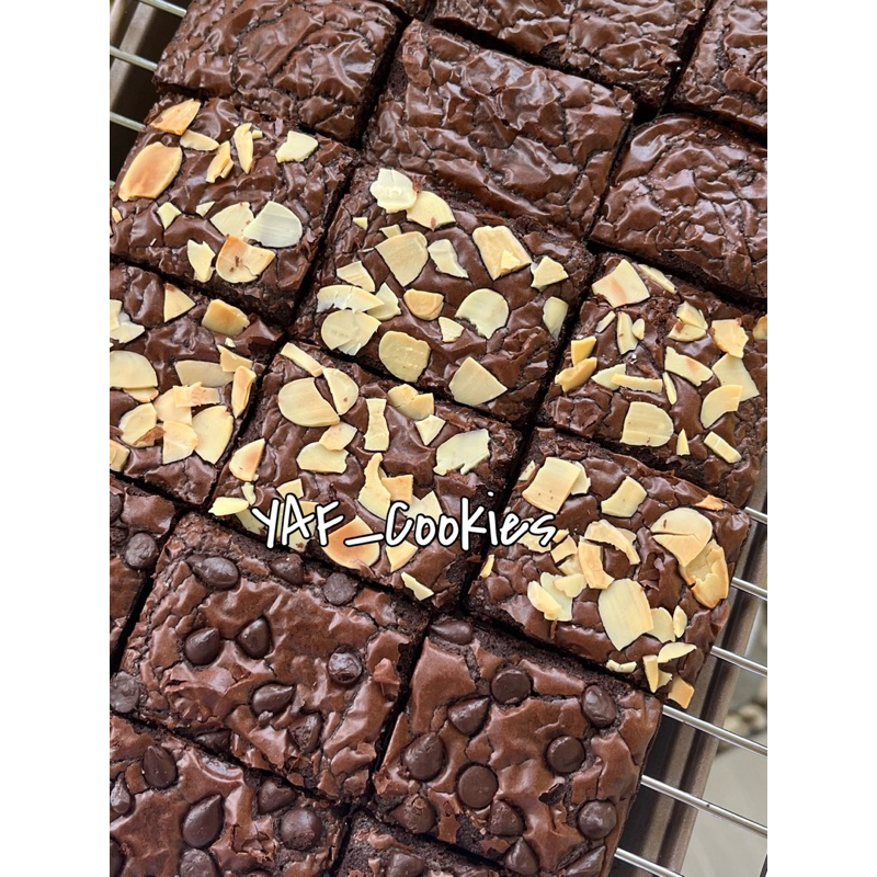 

Fudgy Brownies Shiny Sekat Aneka Topping