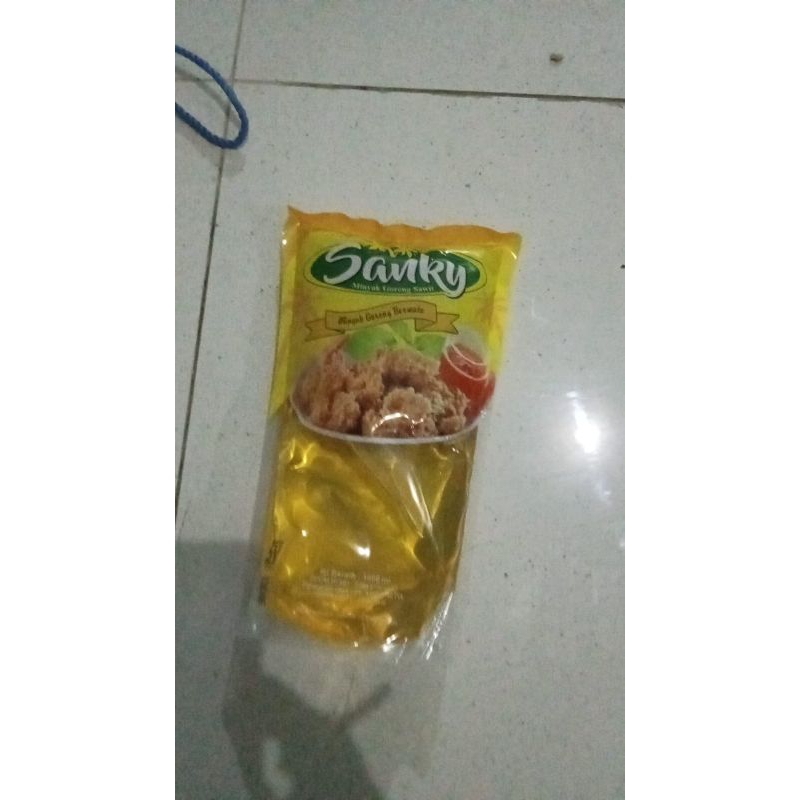 

1 dus minyak goreng sanky