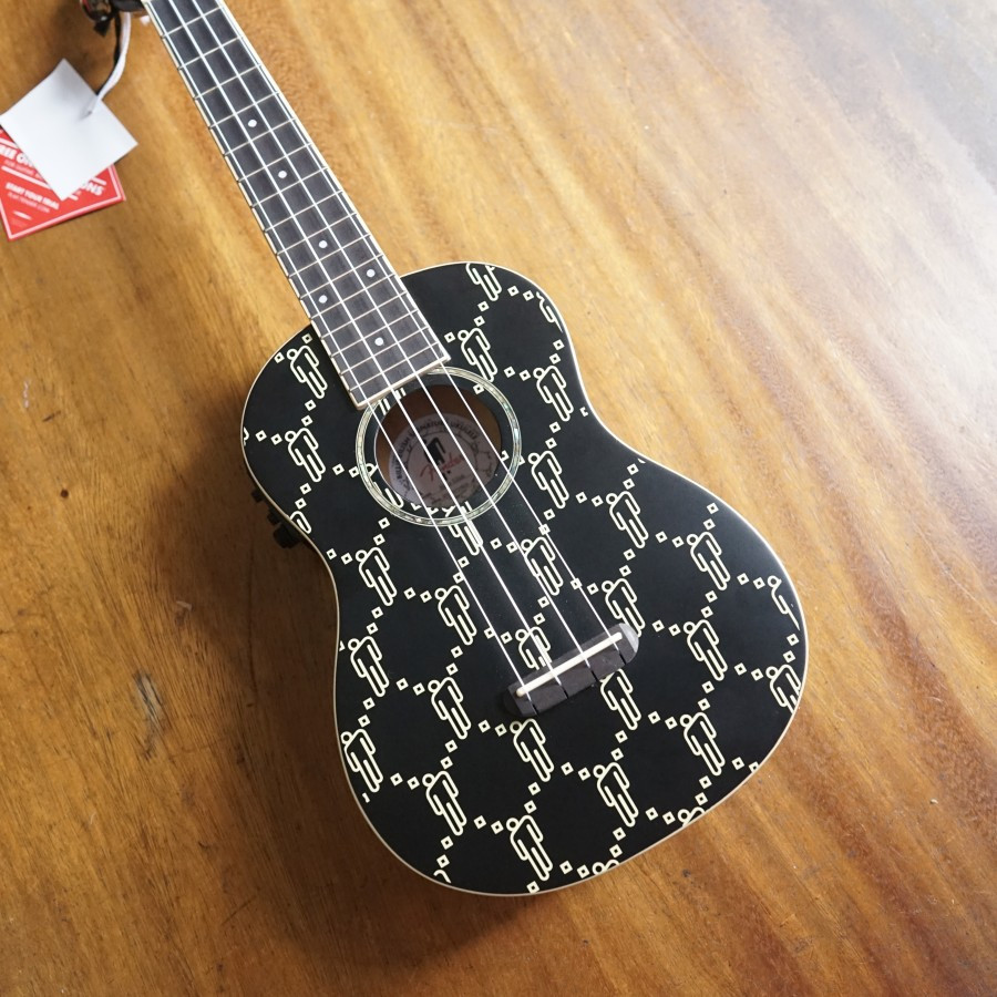 Ukulele Elektrik Fender Billie Eilish Signature Concert Ukulele Walnut - Black