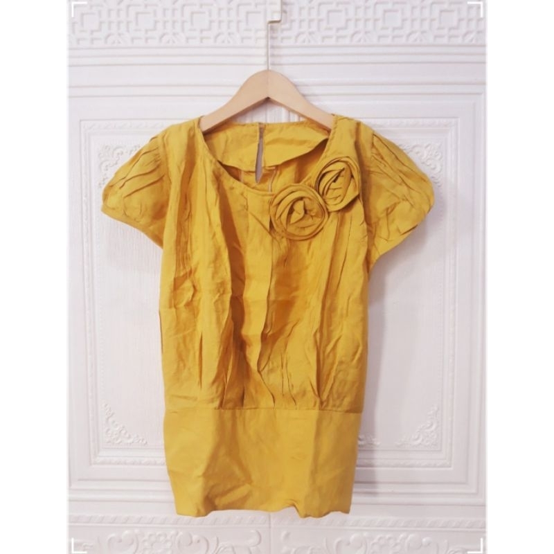 Blouse wanita , blouse satin, yellow tops, atasan wanita, baju wanita, Kaos wanita, Blouse Kuning