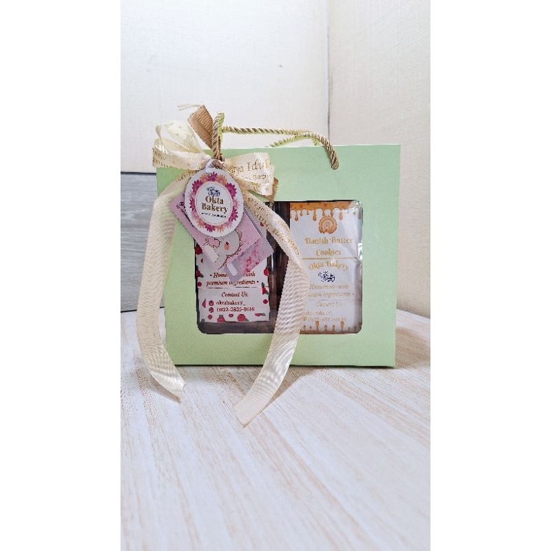 

PAKET HAMPERS EIDMA/KUE KERING/COOKIES/HAMPERS KEKINIAN