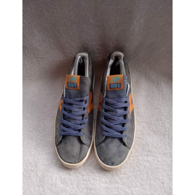SEPATU NB 891